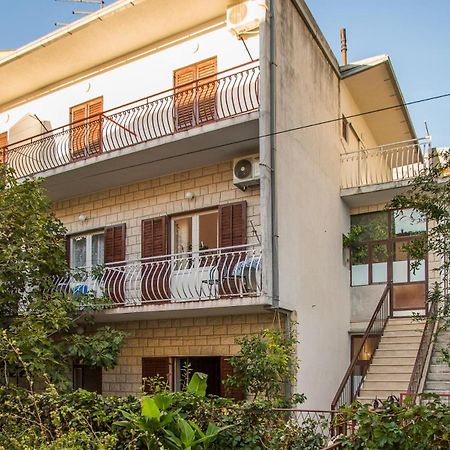 Apartments Nuic 748 Makarska Bagian luar foto