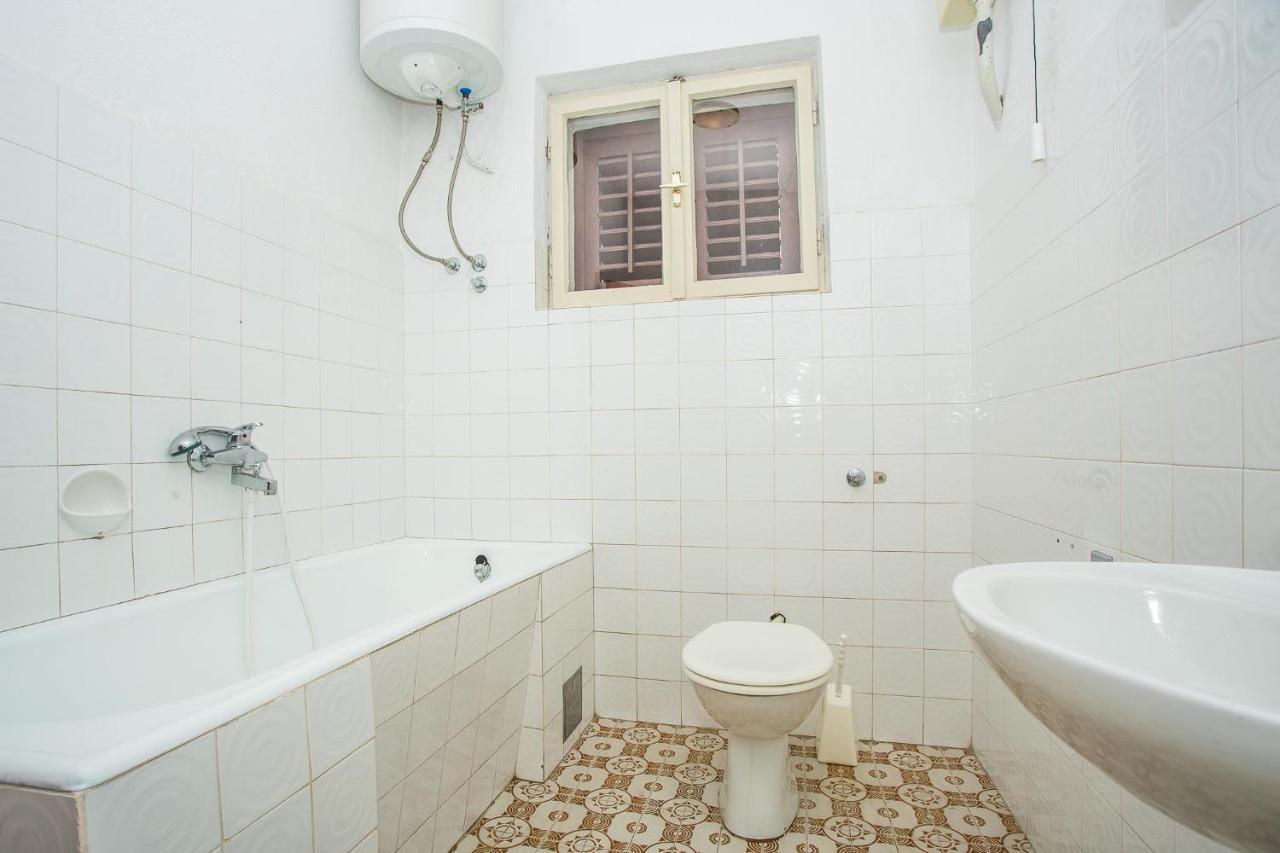 Apartments Nuic 748 Makarska Bagian luar foto