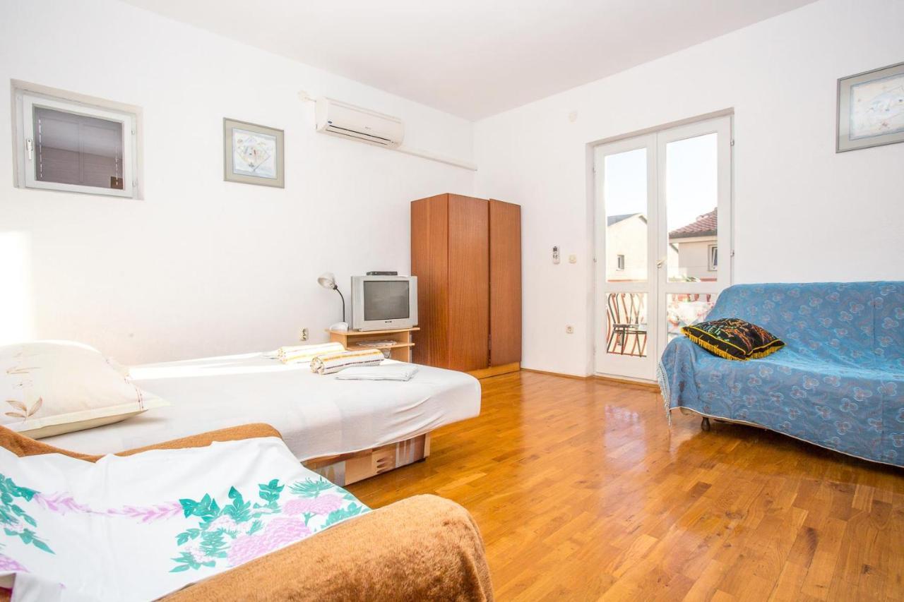Apartments Nuic 748 Makarska Bagian luar foto