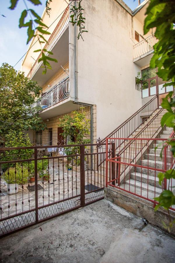 Apartments Nuic 748 Makarska Bagian luar foto