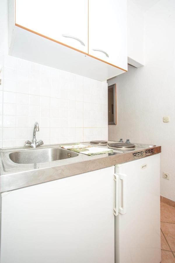 Apartments Nuic 748 Makarska Bagian luar foto