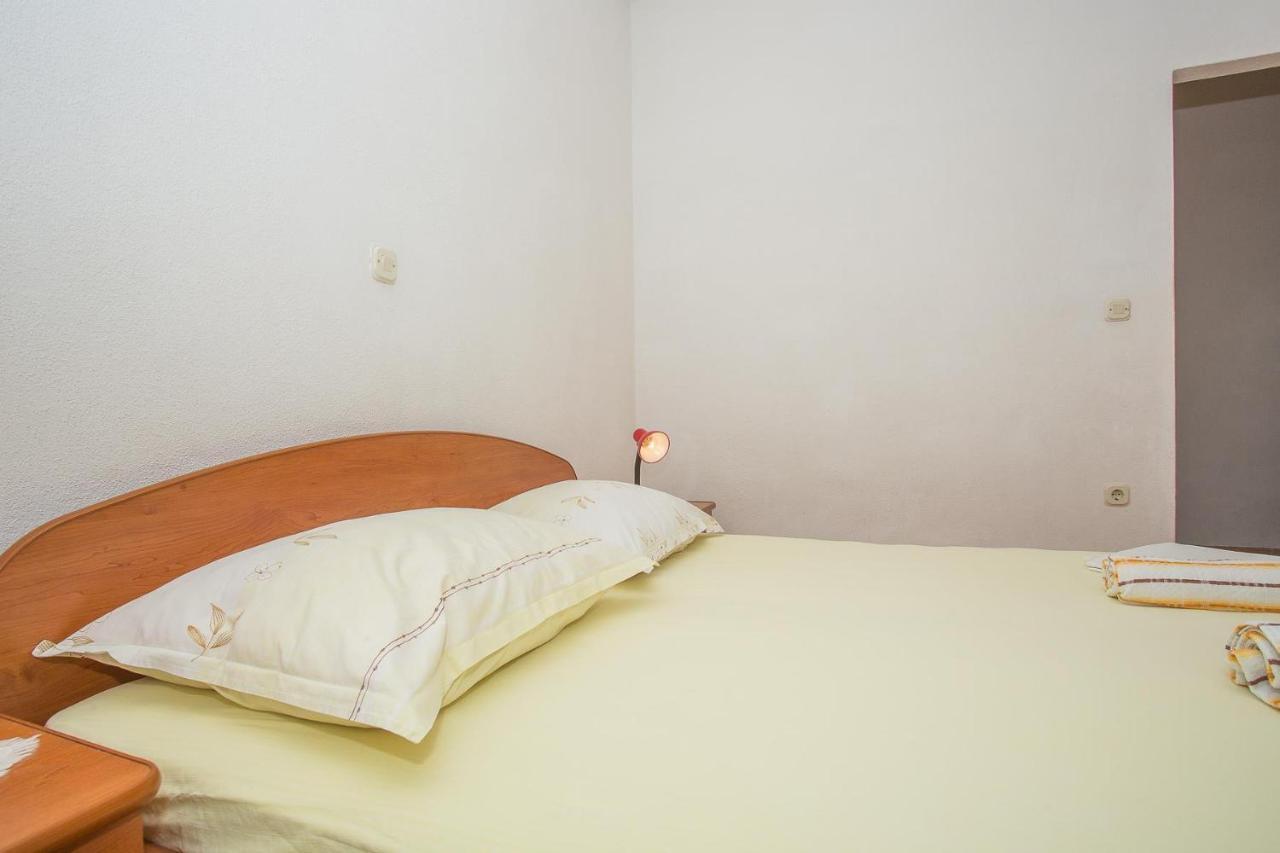 Apartments Nuic 748 Makarska Bagian luar foto