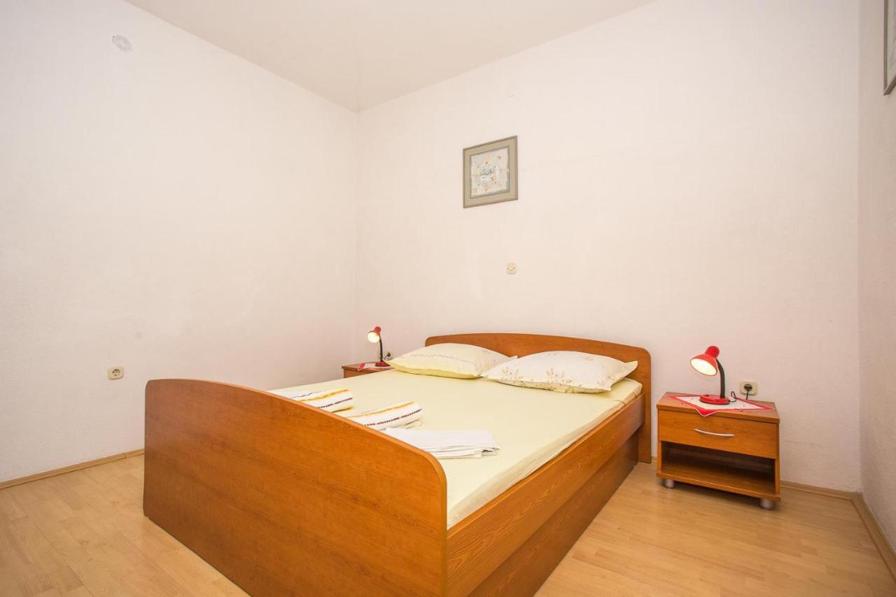 Apartments Nuic 748 Makarska Bagian luar foto
