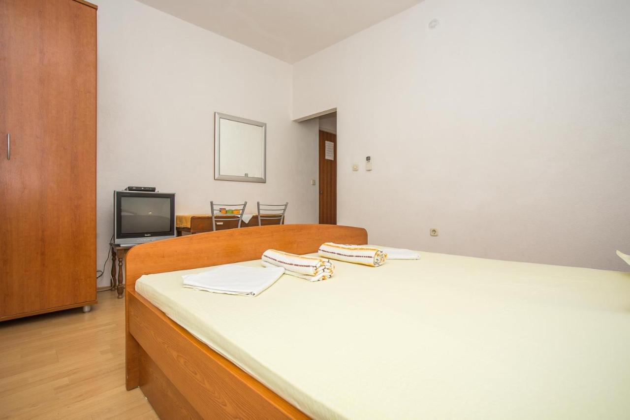 Apartments Nuic 748 Makarska Bagian luar foto