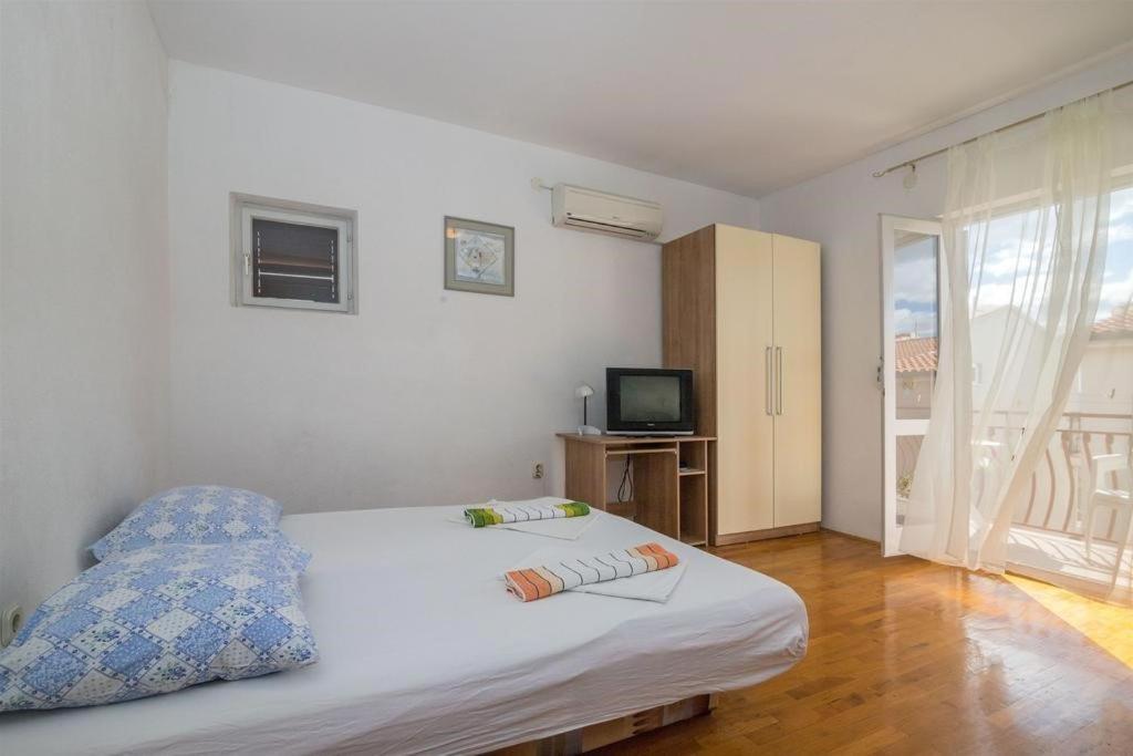 Apartments Nuic 748 Makarska Bagian luar foto