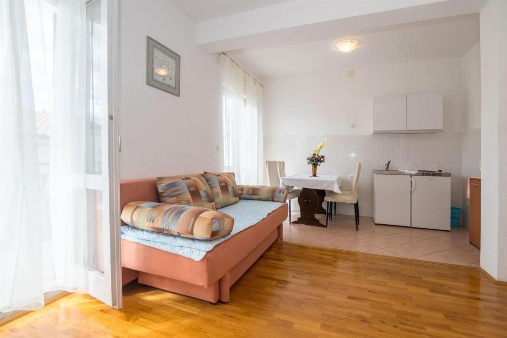 Apartments Nuic 748 Makarska Bagian luar foto