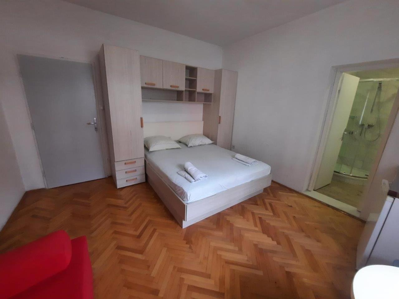 Apartments Nuic 748 Makarska Bagian luar foto